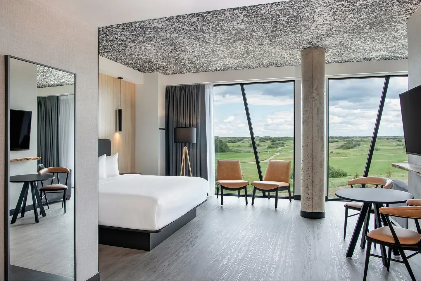 Countryside resort setting at Dakota Dunes Resort